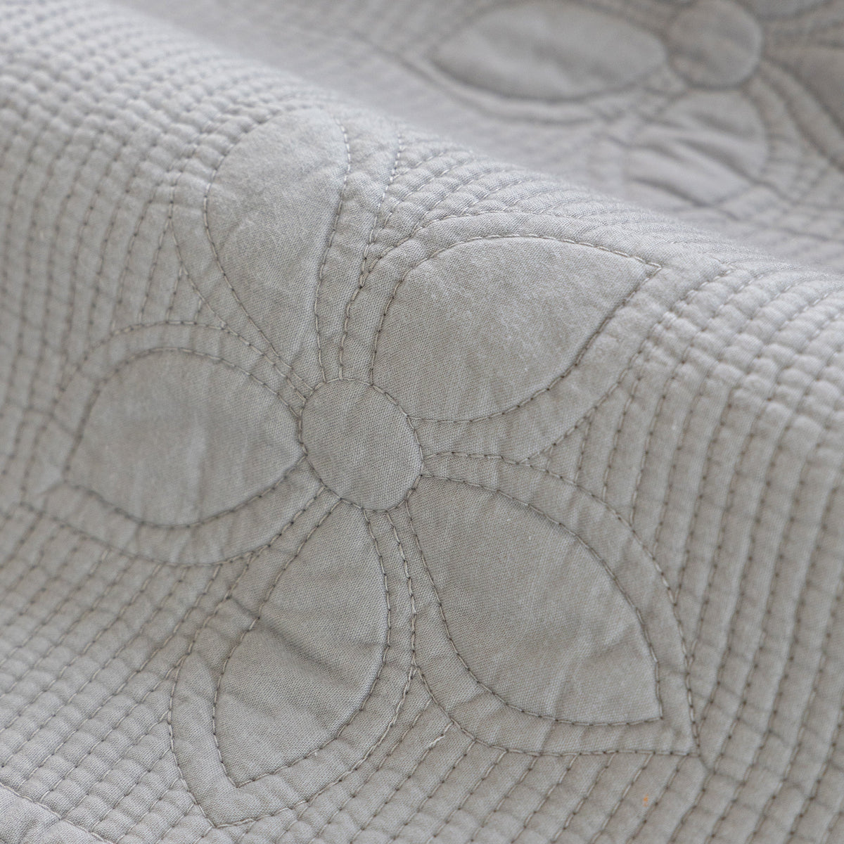 Floral Cotton Quilted Sofa Cover, Non-Slip Couch Protector with Scalloped Edges