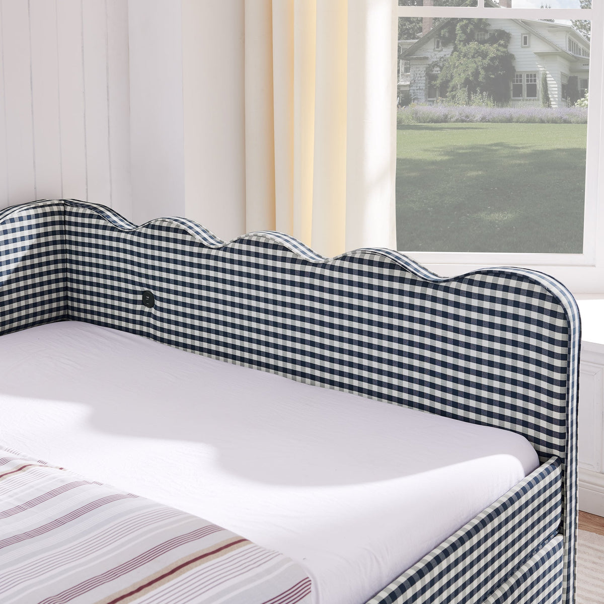 Queen Size Cozy Gingham Daybed with Two Storage Drawers and USB Port