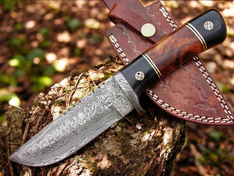 Hunting Steel Knife Damascus Blade & Buffalo Horn Handle