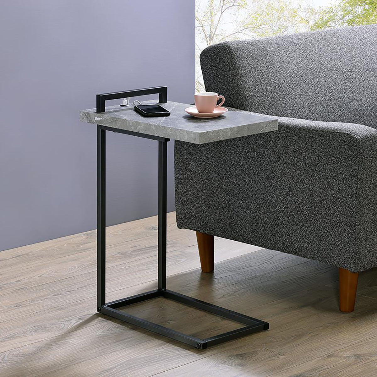Stetsonia - C-Table With USB Charging Port
