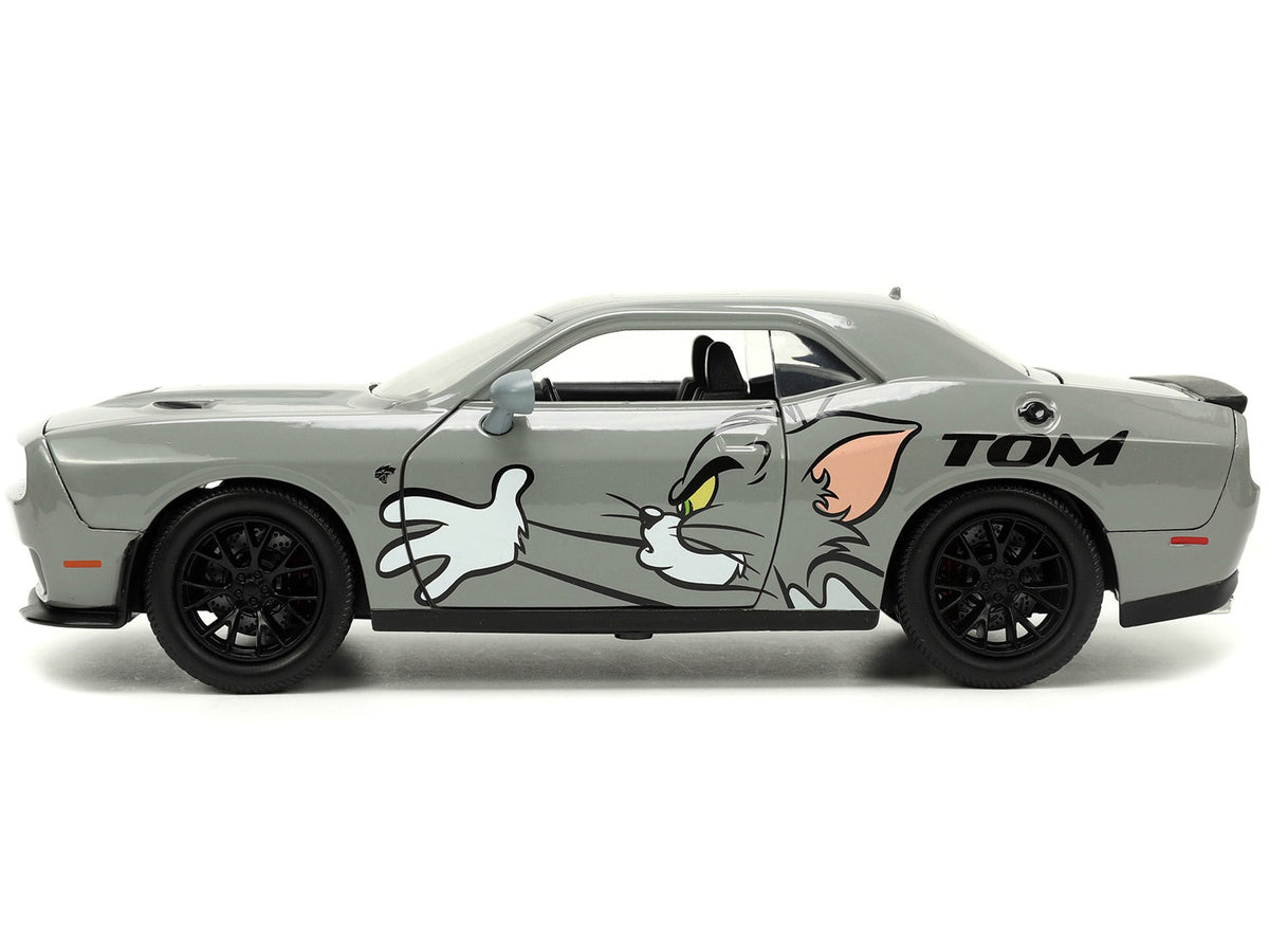 2015 Dodge Challenger Hellcat Gray with "Tom" Graphics and Jerry Diecast Figure "Tom and Jerry" "Hollywood Rides" Series 1/24 Diecast Model Car by Jada