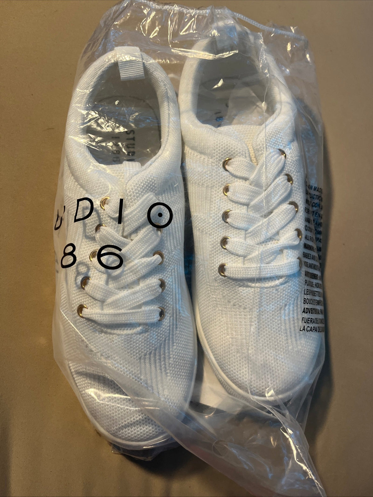 size 8 Avon Studio 1886 white tennis shoes