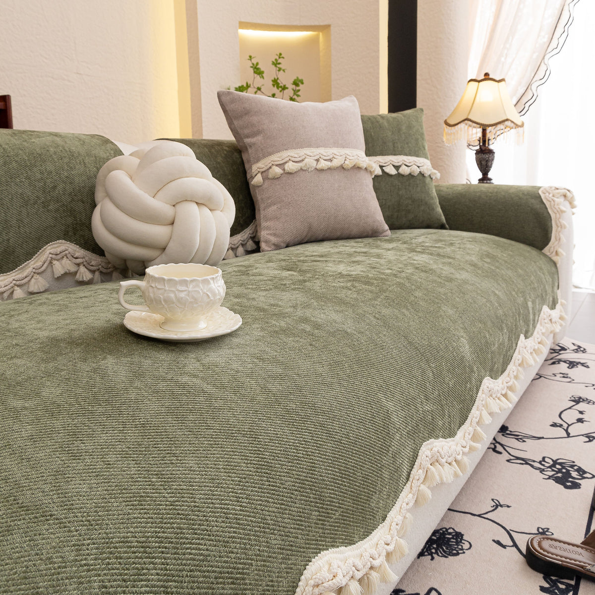 Chenille Sofa Cover Towel – Non-Slip, Washable Pets Couch Protector with Tassels