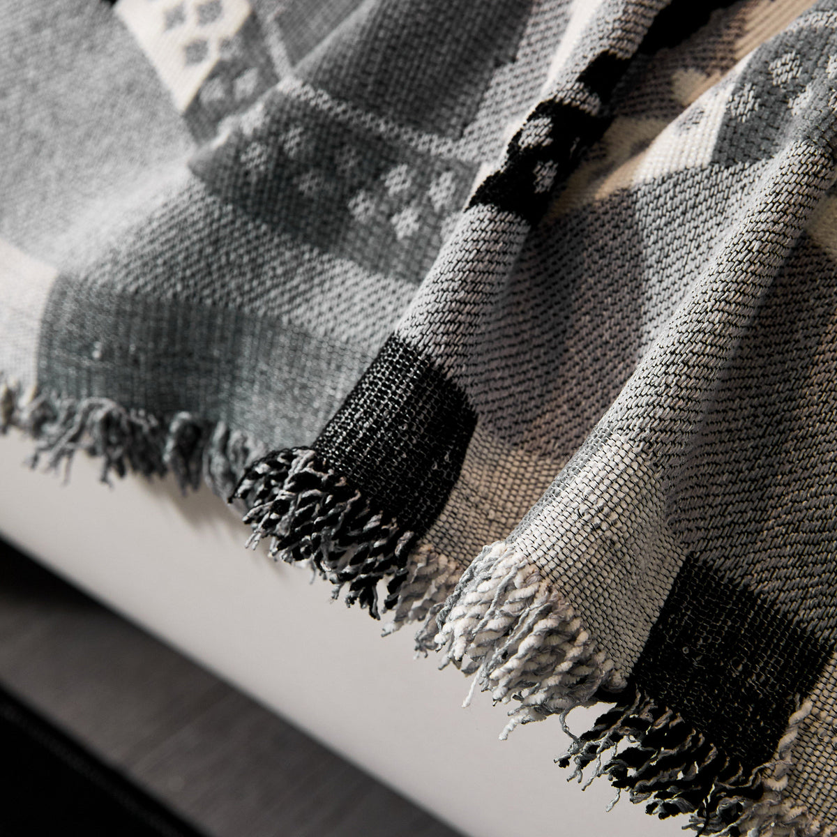 Striped Chenille Sofa Throw Covers, Boho Style Cozy Couch Protector Blanket