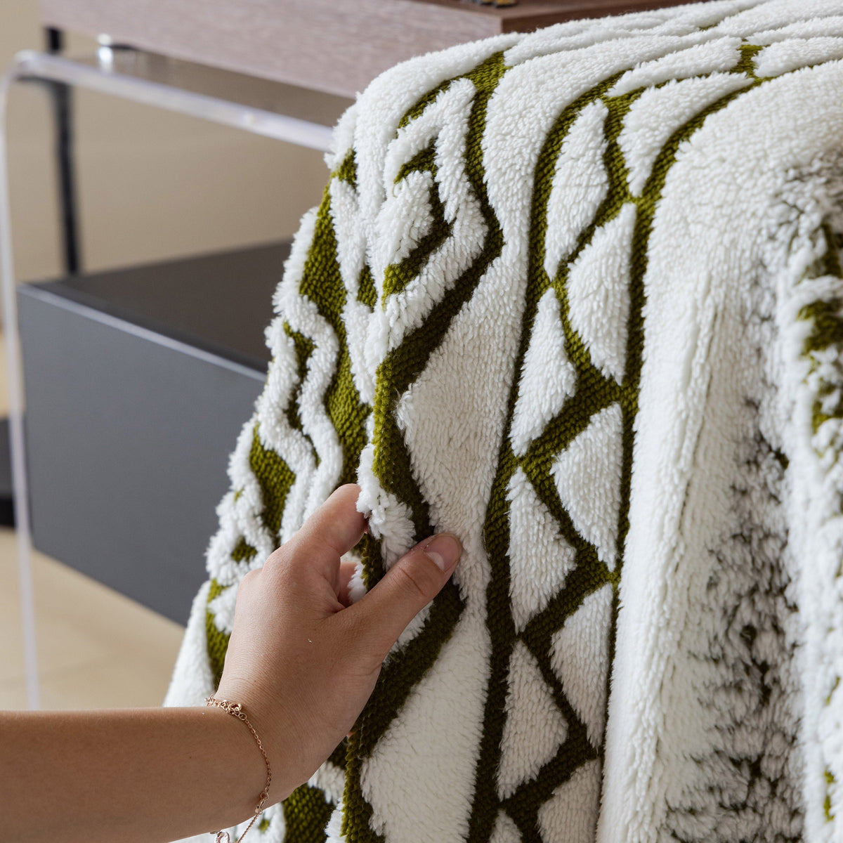 Bohemian Tufted Sofa Cover, Plush Fleece Throw Blanket with 3D Woven Aztec Stripes