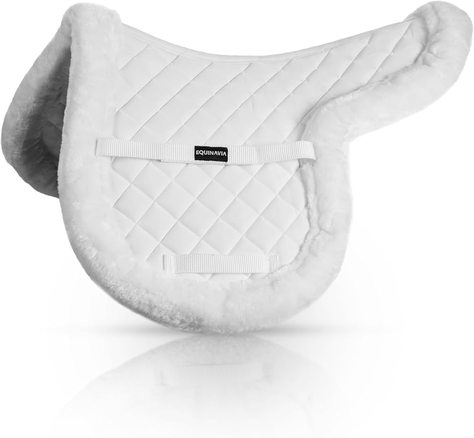 Equinavia Eidsvoll Shaped English Saddle Pad for Show Jumping with Ultra Fleece Trim