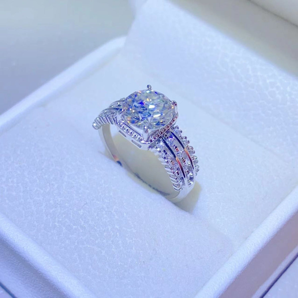 2 Carat Brilliant Round Cut Sparkala™ Pure Sterling Silver Banded Ring