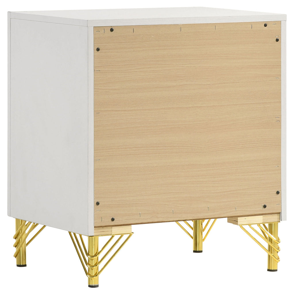 Malcolm - Bedroom Set With Wingback Design
