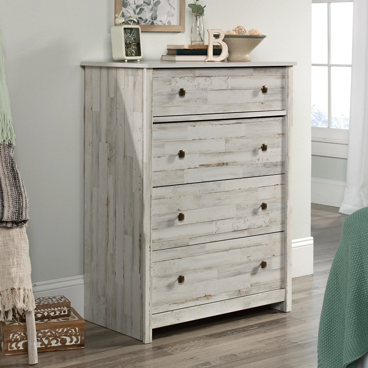 River Ranch 4-Drawer Dresser Dresser, White Plank Finish