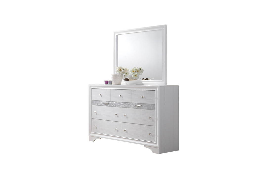 Traditional Style Queen 4 Pc Storage Bedroom Set Made with Wood in White