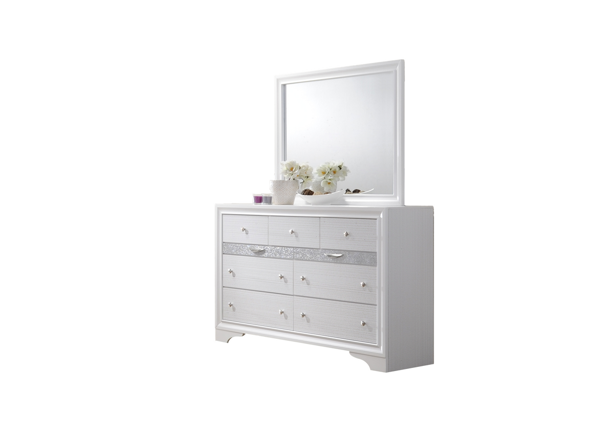 Traditional Style Queen 4 Pc Storage Bedroom Set Made with Wood in White
