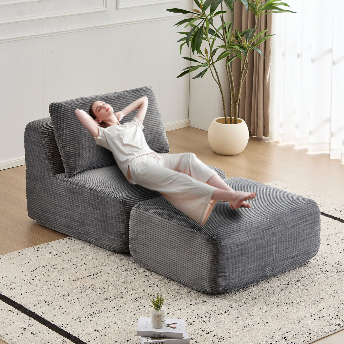 Single Chaise Longue With Movable Ottoman For Living Room