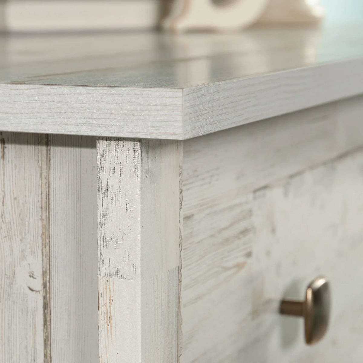 River Ranch 4-Drawer Dresser Dresser, White Plank Finish