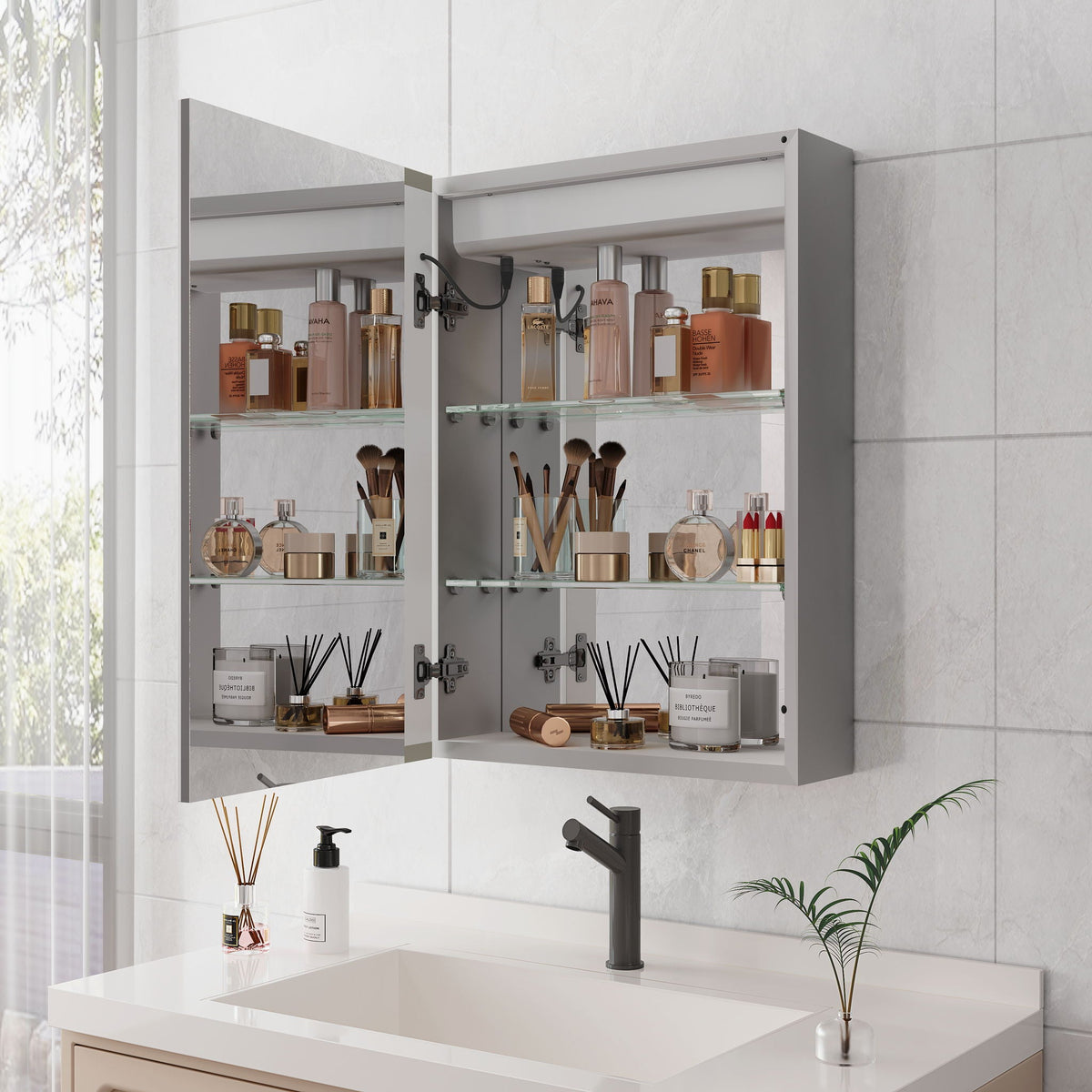 20 X 28" Bathroom Medicine Cabinet With Mirror Wall Mounted LED Bathroom Mirror Cabinet With Lights, Anti-Fog, Waterproof, Dimmable, 3000K~6000K, Single Door, Touch Swich, Storage Shelves - Silver