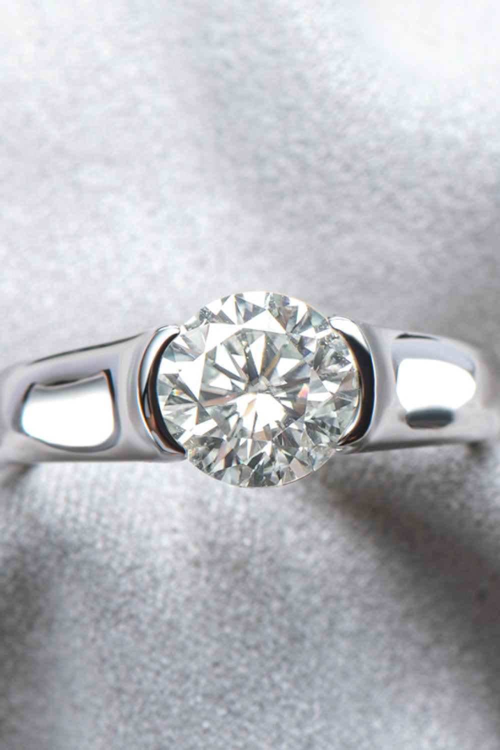 Looking Good 2 Carat Brilliant Round Cut Sparkala™ Platinum Over Pure Sterling Silver Ring