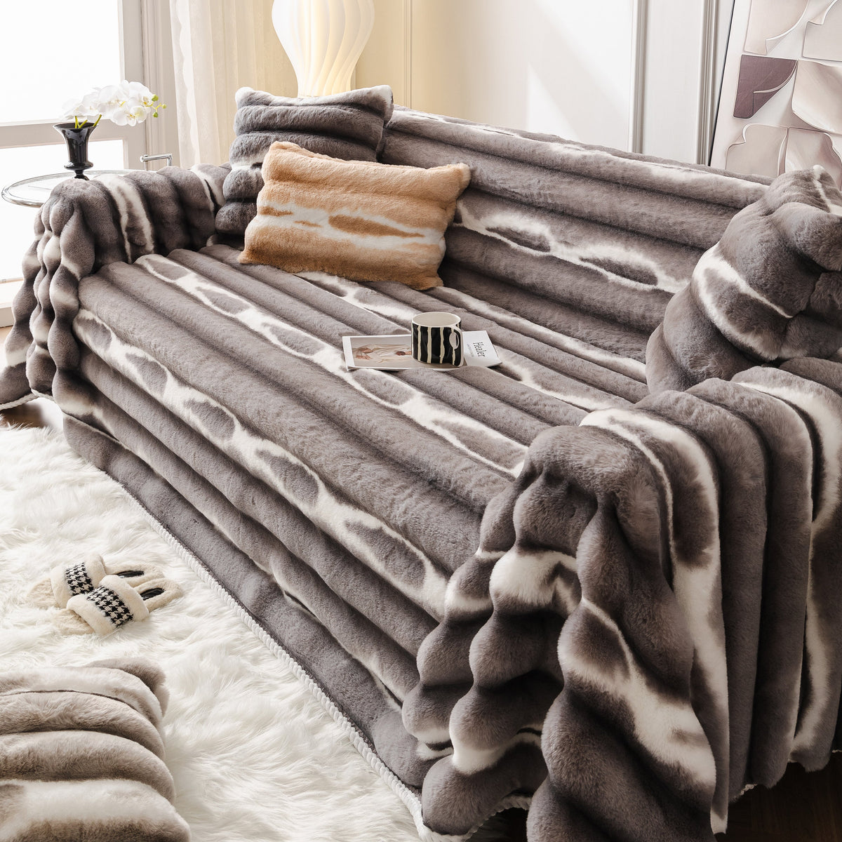 Ultra Soft Faux Fur Couch Cover – Large, Fluffy, and Elegant Sofa Throw Blanket