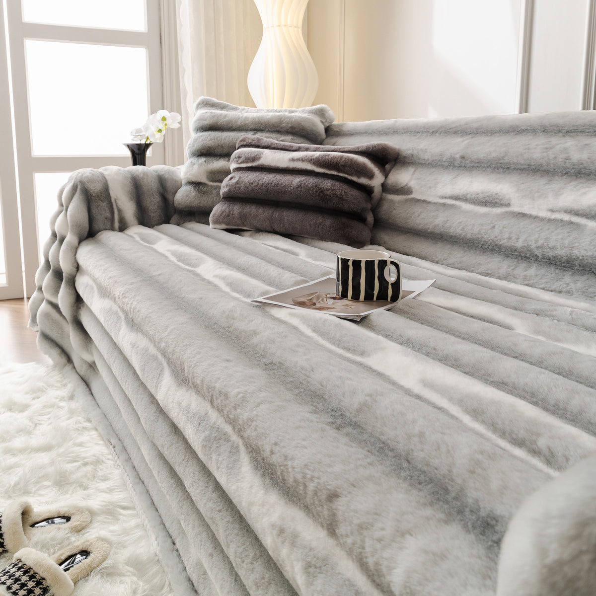Ultra Soft Faux Fur Couch Cover – Large, Fluffy, and Elegant Sofa Throw Blanket