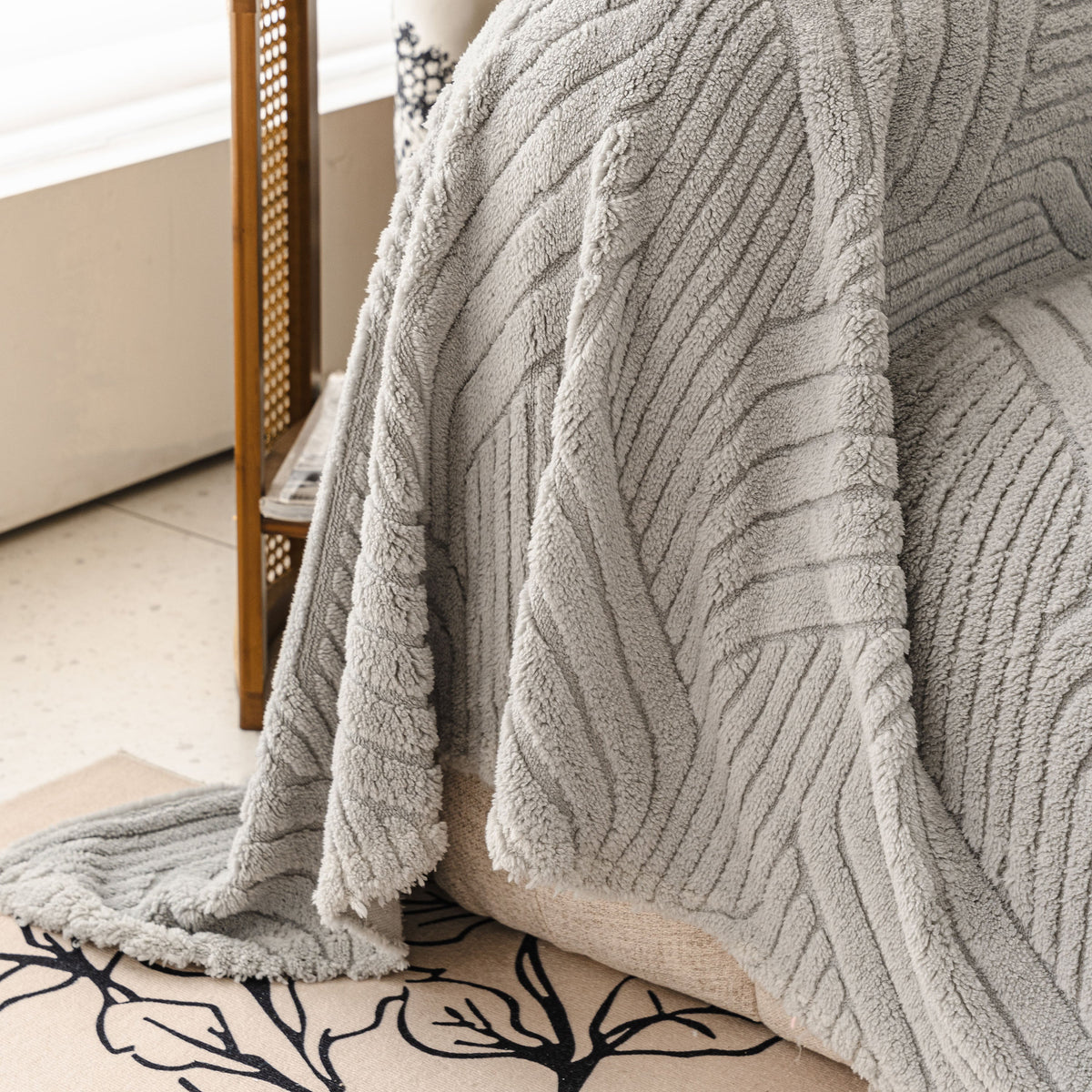 Plush Fleece Washable Sofa Throw Blanket, Soft & Cozy Furniture Protector for Couch
