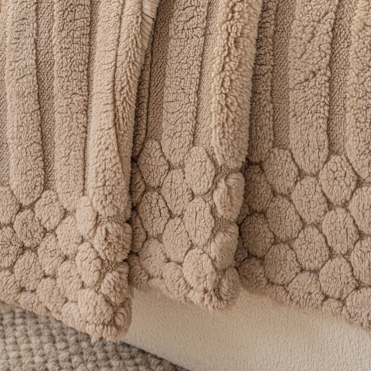 Boho 3D Geometric Throw Blanket for Couch, Luxurious Velvety Plush Fleece Sofa Cover