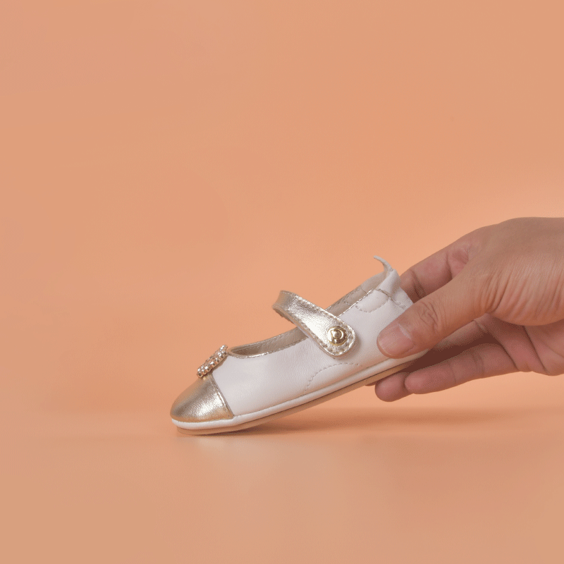 Freddie / Mila  - Grip ‘n’ Go™ | White