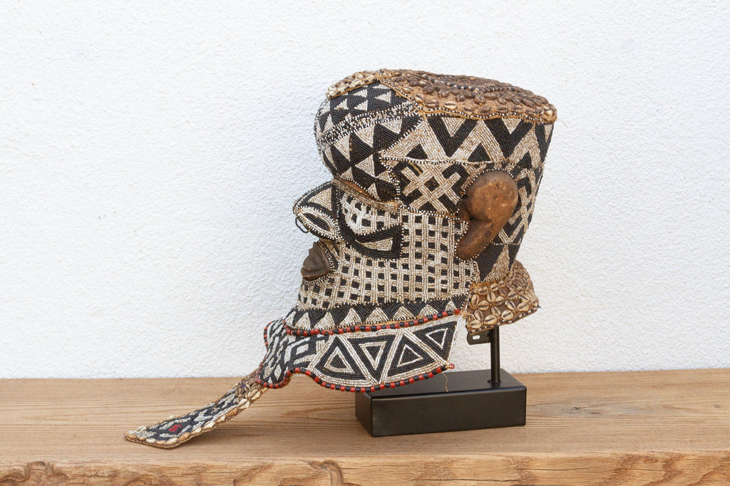 Black & White Beaded African Mask (Trade)