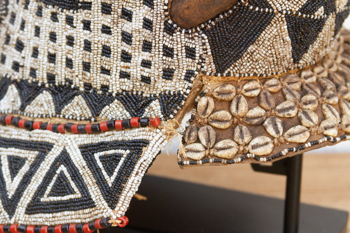 Black & White Beaded African Mask (Trade)