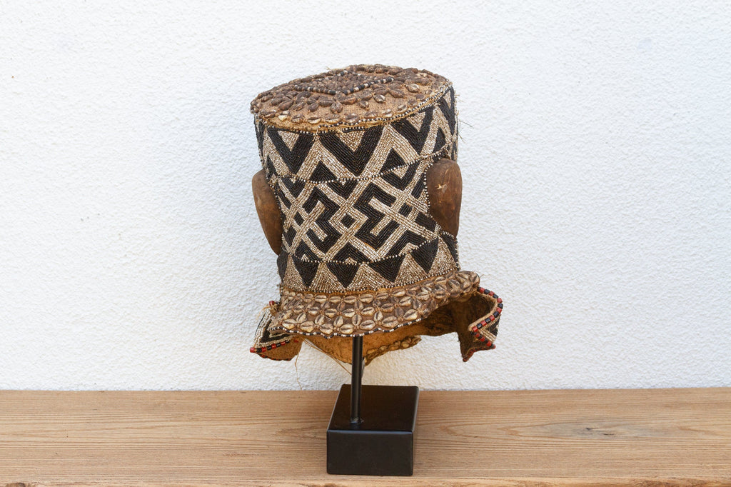 Black & White Beaded African Mask (Trade)
