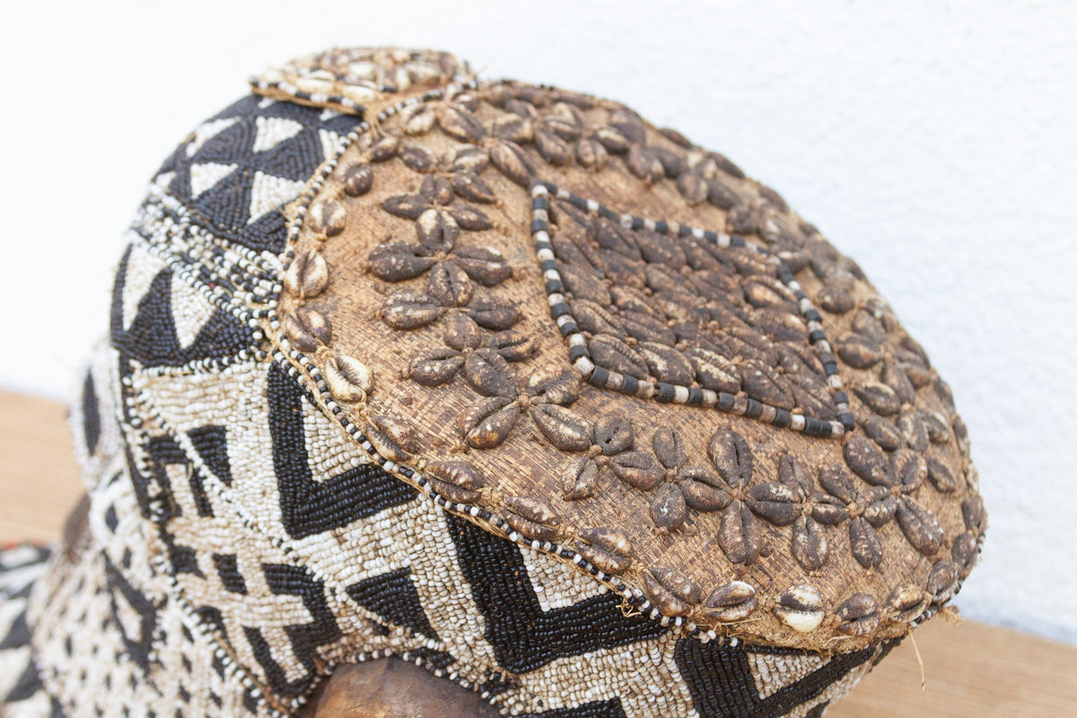 Black & White Beaded African Mask (Trade)