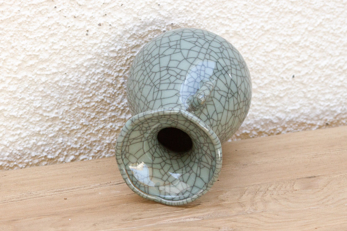 Early 20th Century Chinese Scalloped Vase