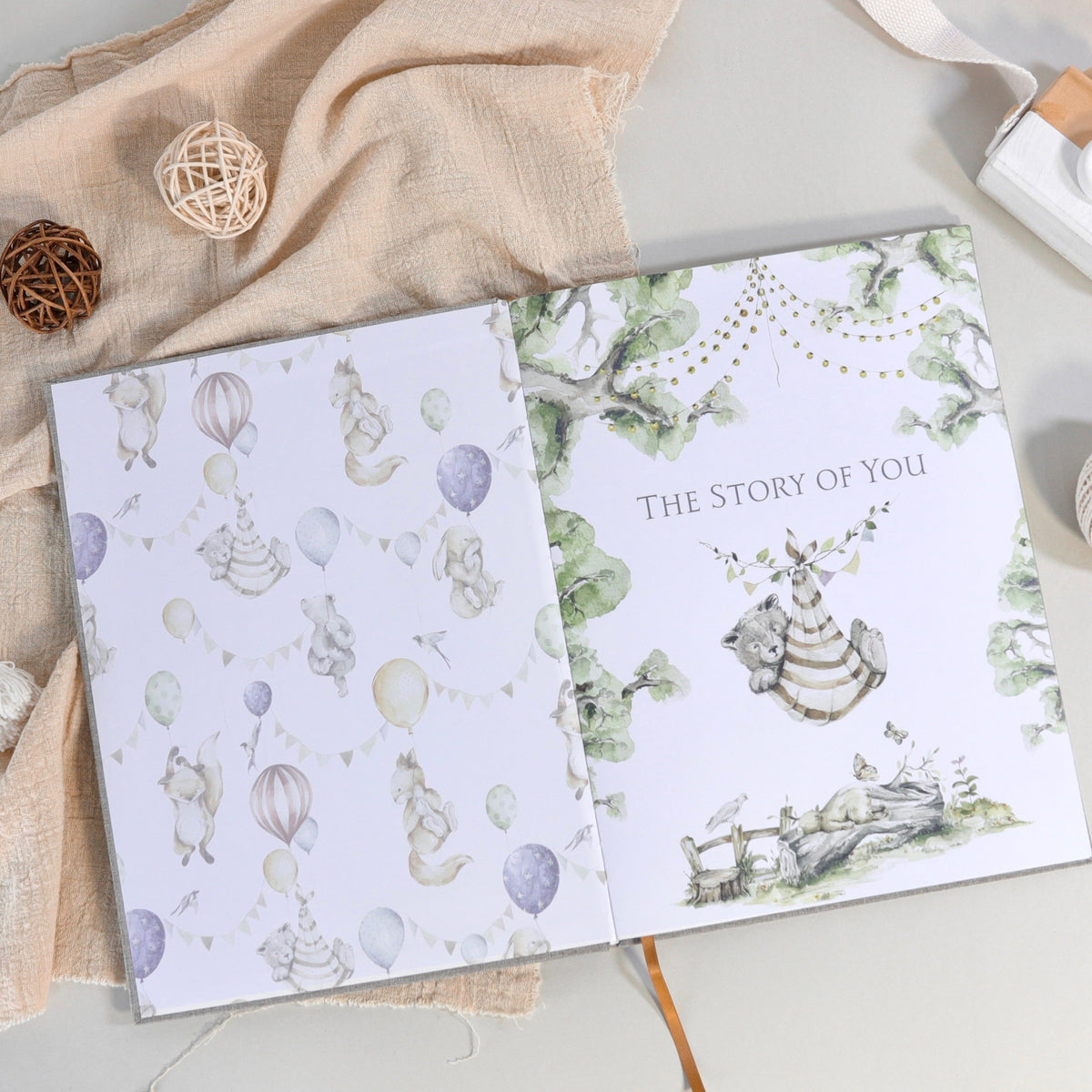 The Story of You: Fearfully and Wonderfully Made (Bear Forest) - Linen Baby Keepsake Book with Storage Box
