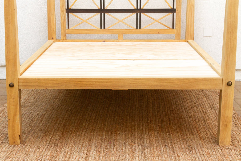 Bleached Farmhouse Queen Poster Bed