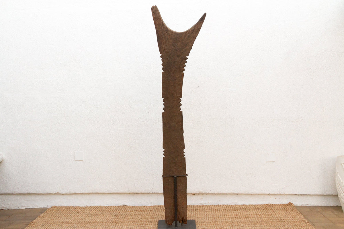 Imposing African Senufo House Post
