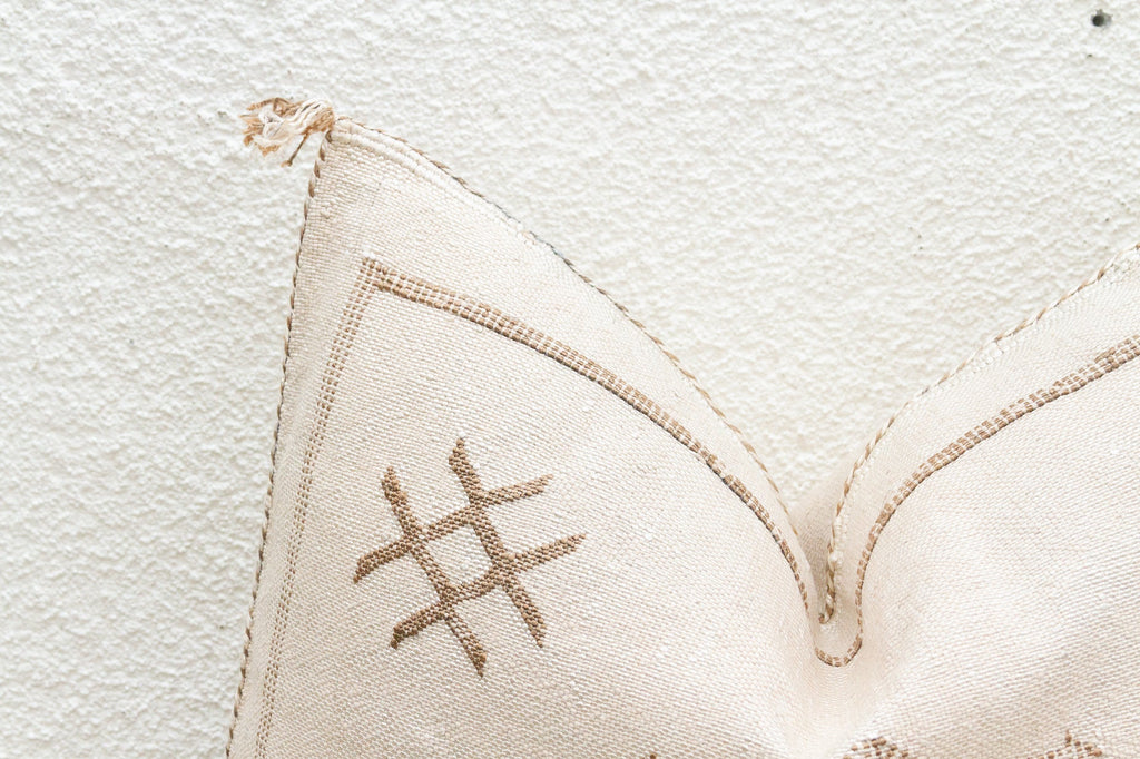 Camel Trail Lumbar Silk Rug Lumbar Pillow