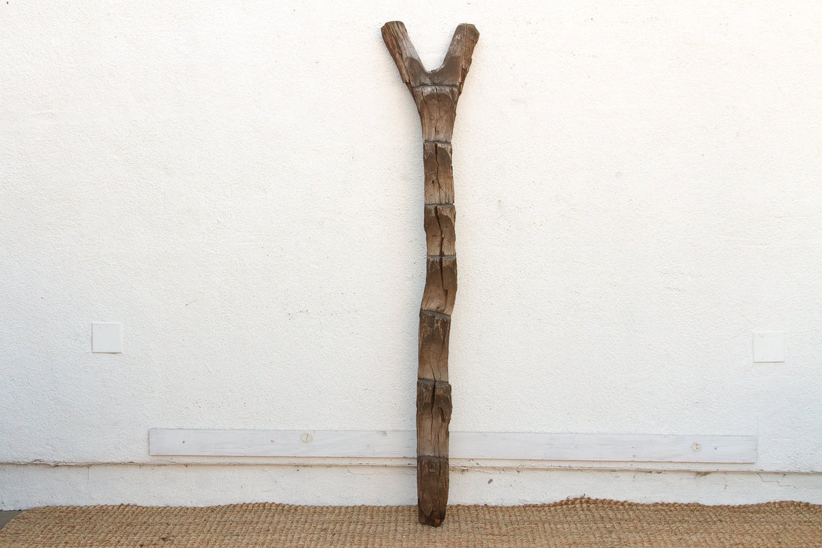 Bandiaggara Pillar, Antique African Ladder