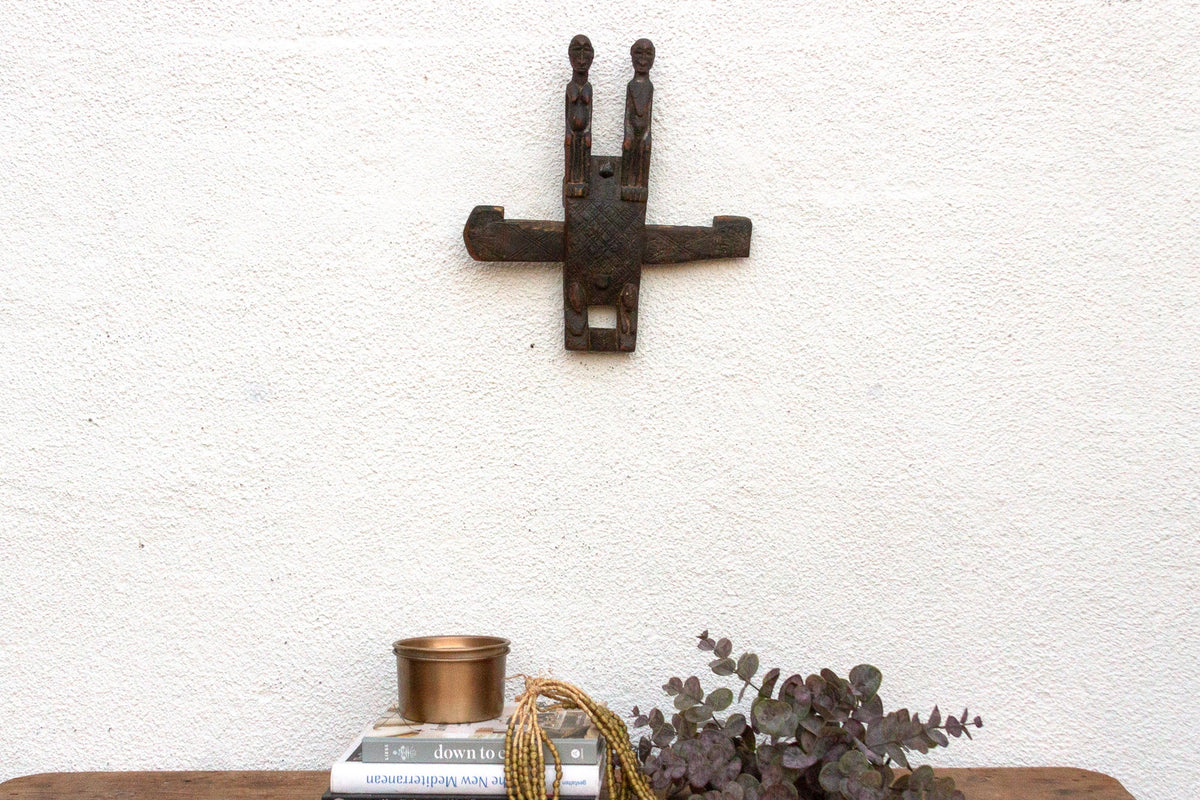 Baule Spirit Guardians Antique Door Lock