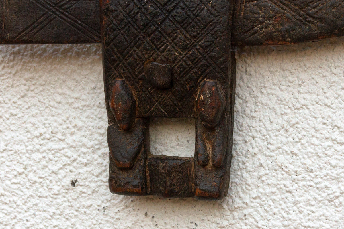 Baule Spirit Guardians Antique Door Lock