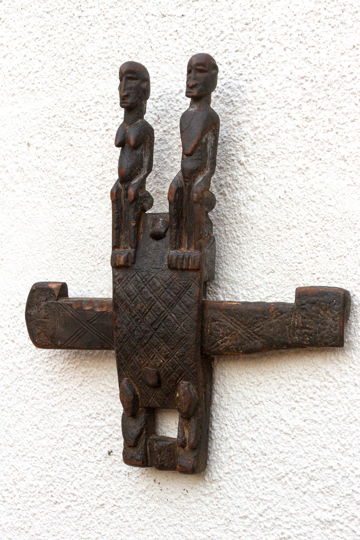 Baule Spirit Guardians Antique Door Lock