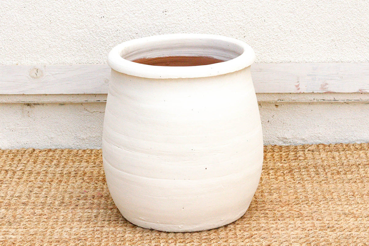 19" DM Chalk White Mediterranean Urn Planter