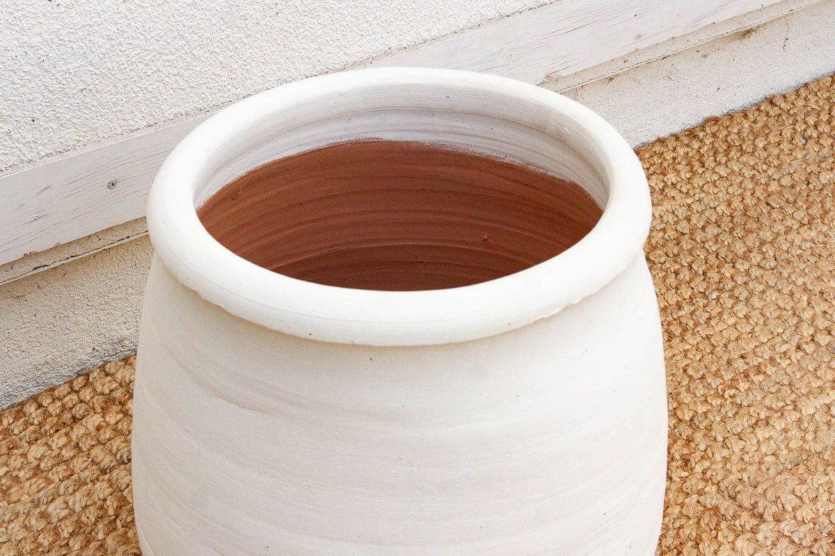 19" DM Chalk White Mediterranean Urn Planter