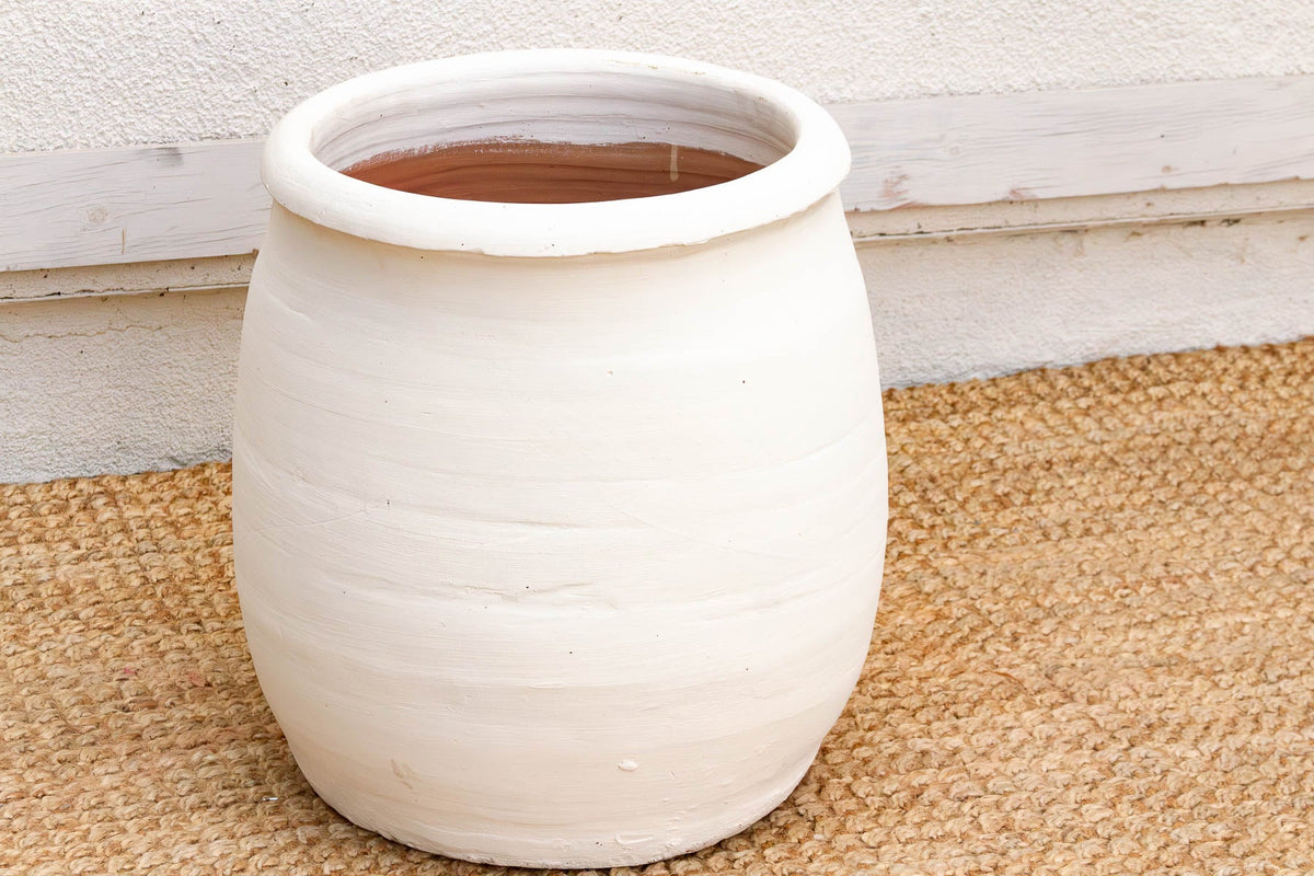 19" DM Chalk White Mediterranean Urn Planter