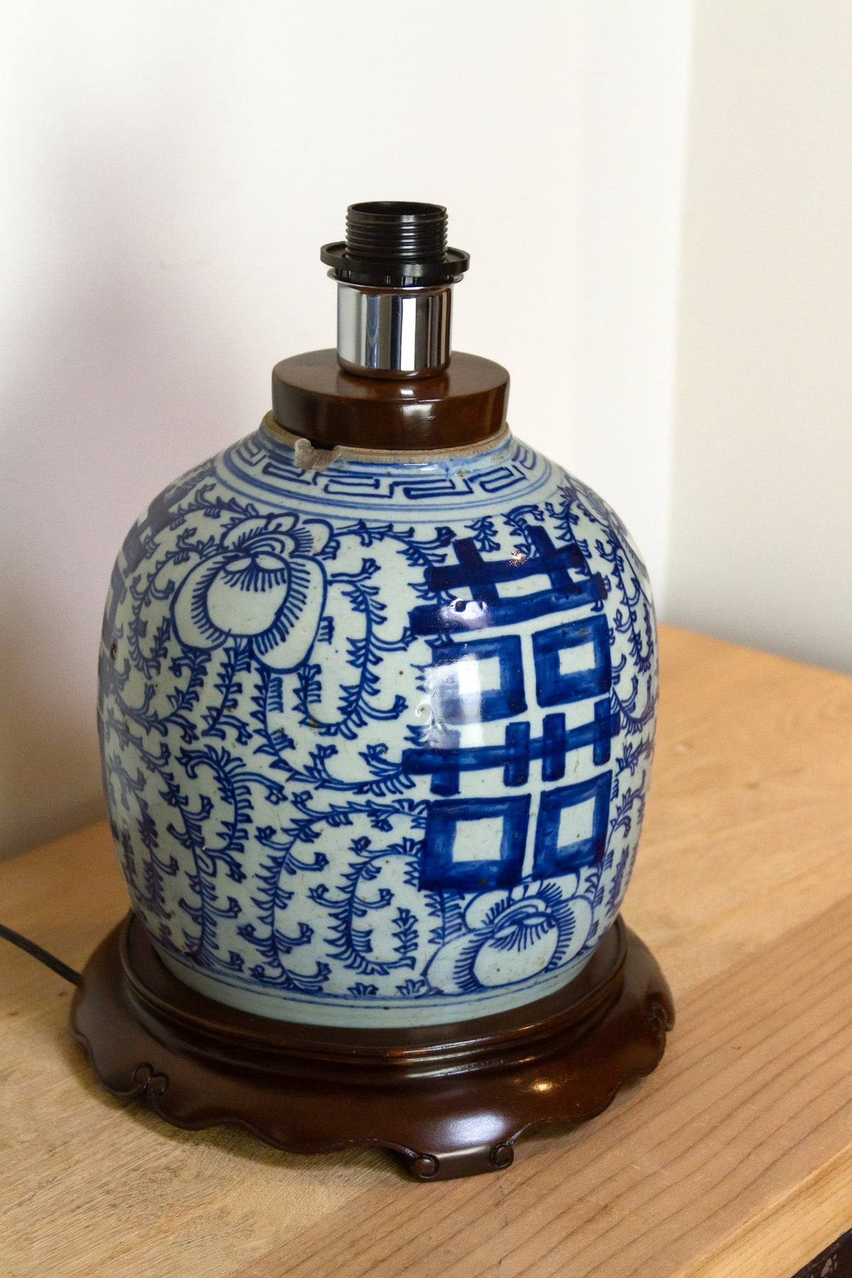 Pair of Vintage Blue & White Ginger Table Lamp