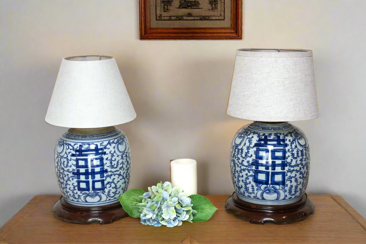 Pair of Vintage Blue & White Ginger Table Lamp