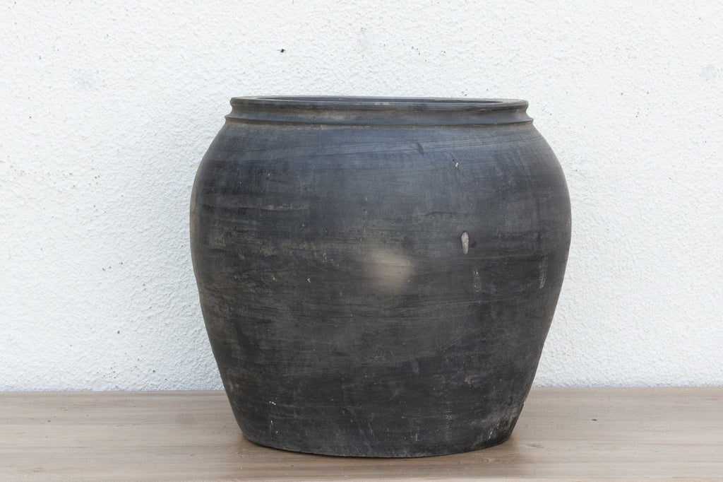 Obsidian Patina Clay Pot