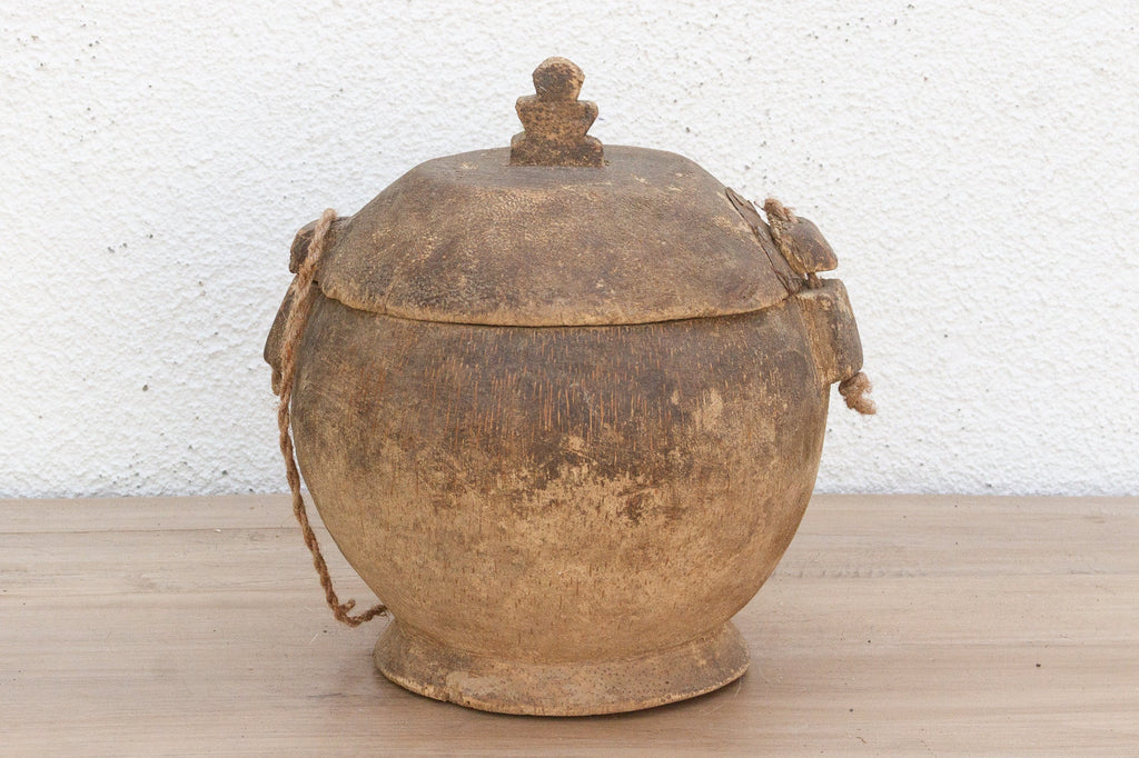 Rustic Food Bowl w/Rope Handle