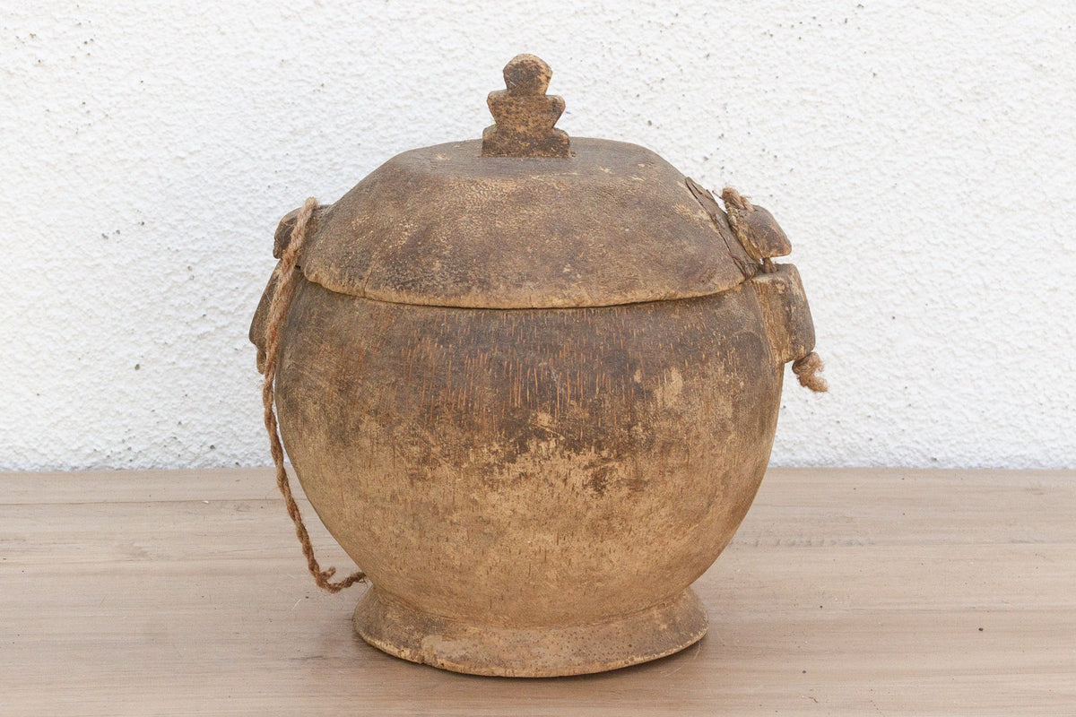 Rustic Food Bowl w/Rope Handle