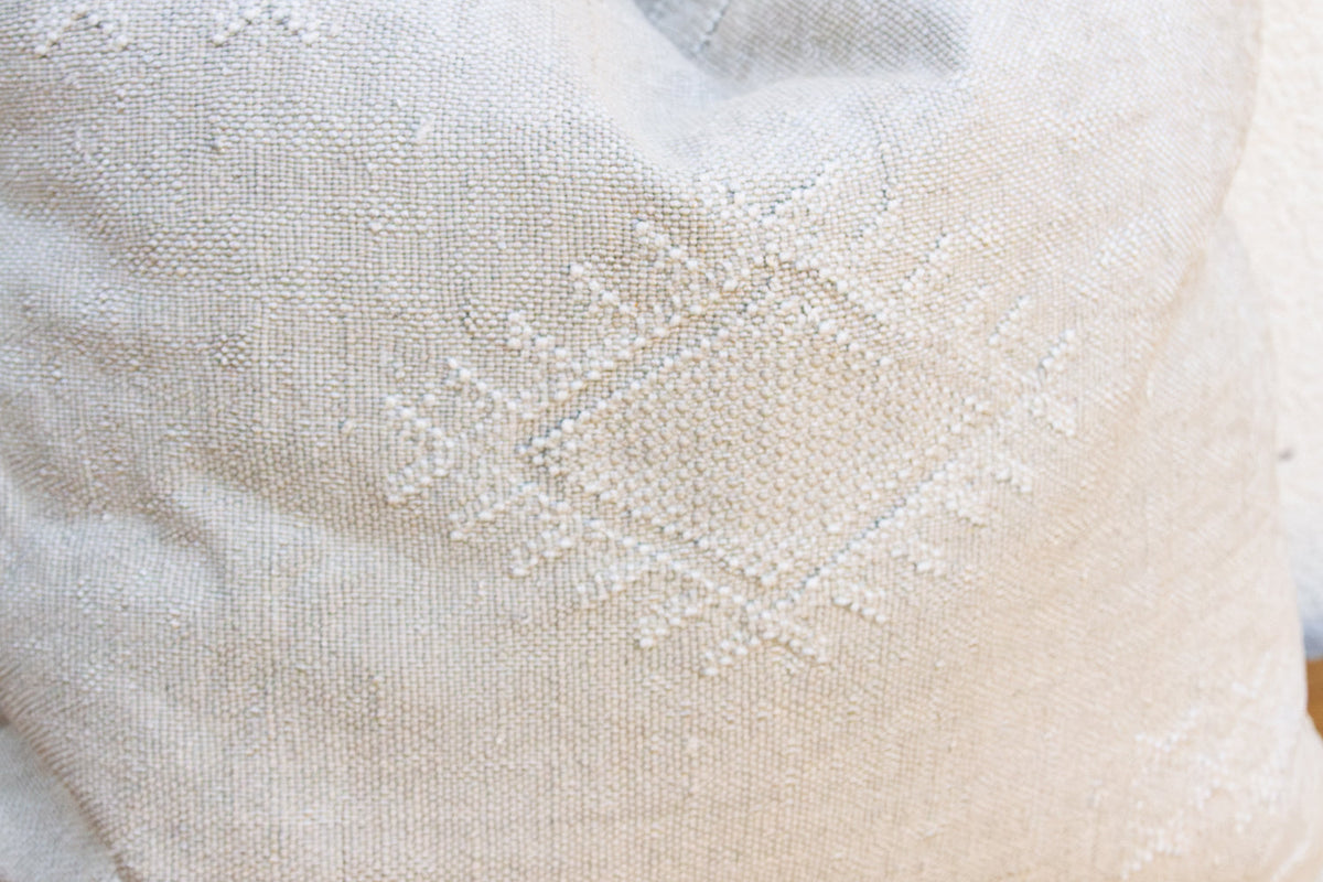 24" Kabash Linen Moroccan Silk Pillow (Trade)