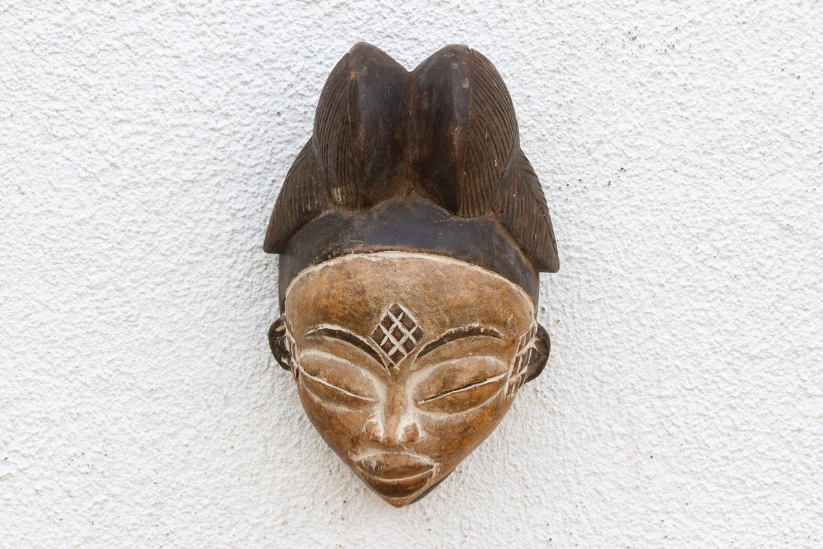 Serenity Carved Guro Mask