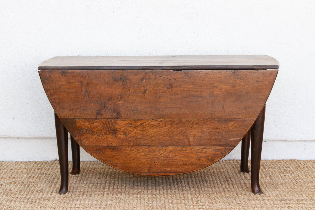 Large 18th Century English Oak Gateleg Dining Table