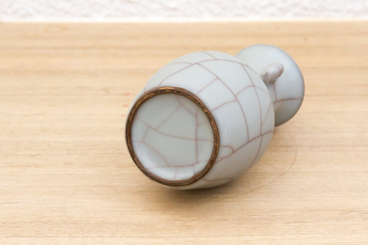 Refined Antique Crackle Pattern Ge-Type Vase