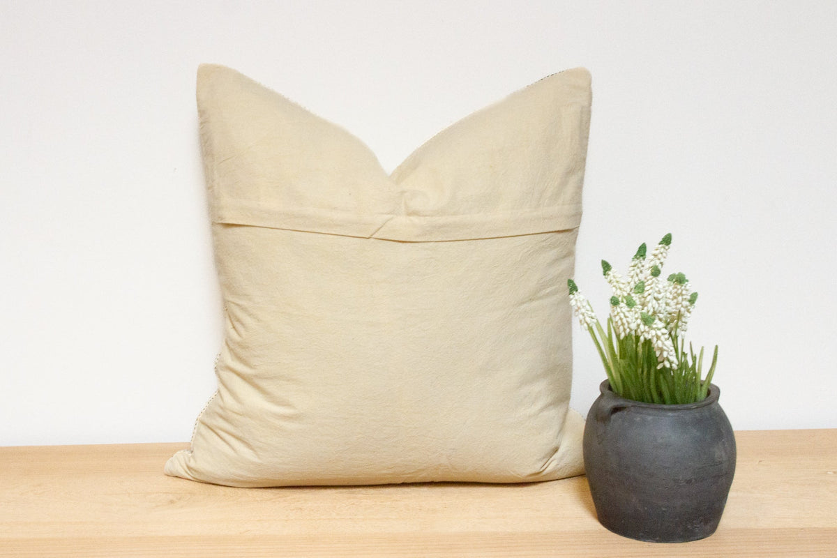Daisy Hand-Stitched Pillow Cover